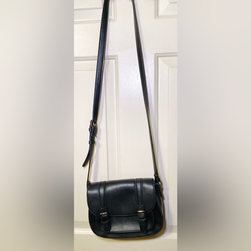 Forever 21 Leather Shoulder Bag‎  Black Crossbody